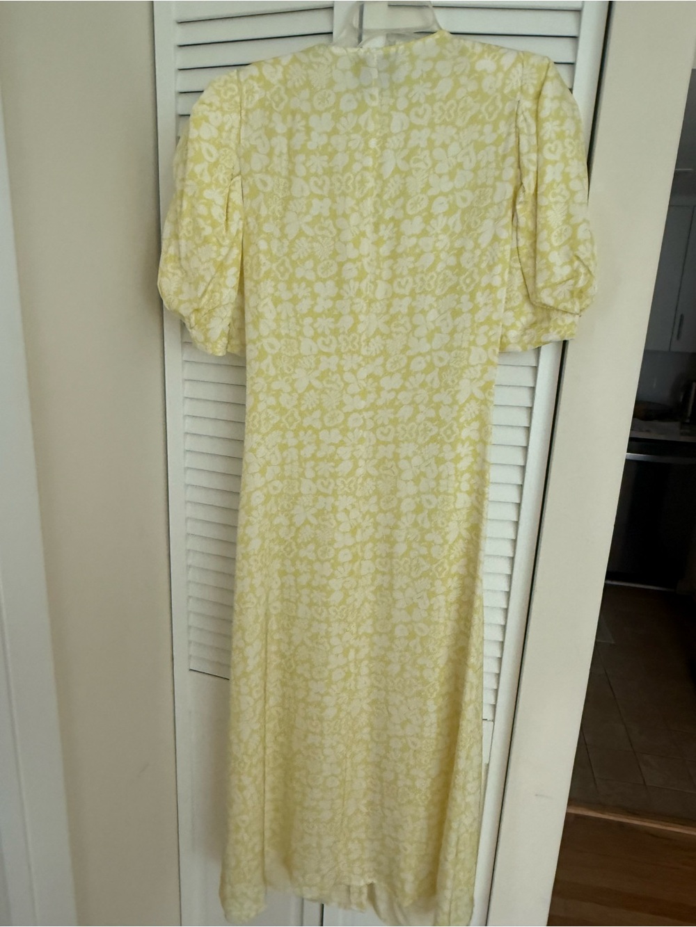 Röhe Yellow Floral Puff-Sleeve Maxi Dress. - Picture 3 of 3